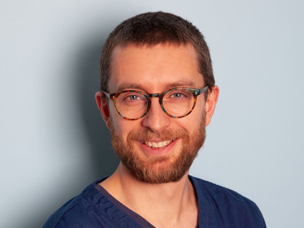Chris Miller, Specialist in Anaesthesia at Vets Now Glasgow (to crop)